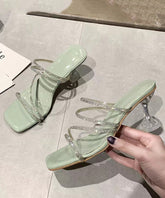 Zapatillas de tacón alto con punta abierta y diseño de circonitas de moda verde